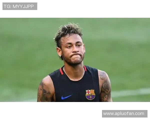 马丁内斯的传奇之路：从草根到世界足球舞台的辉煌历程